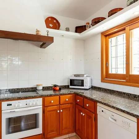 New! Bassetes Villa